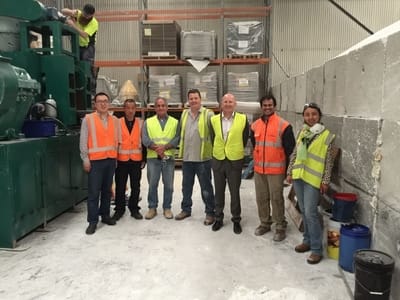 Pakistan: presse à briqueter les boues