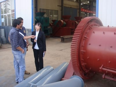 Inde: Machine de briquetage de boues