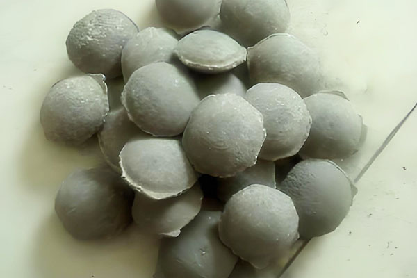 Presse à briquettes en fines de minerai de fer