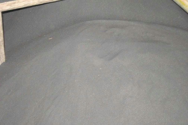 Presse à briquettes en éponge de fer