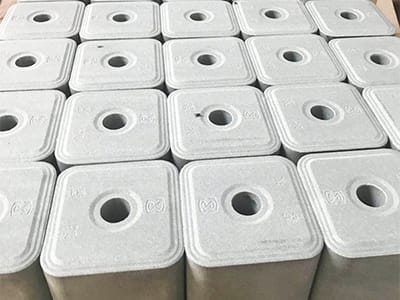 La presse à briquettes de sel