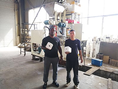 La presse à briquettes de sel